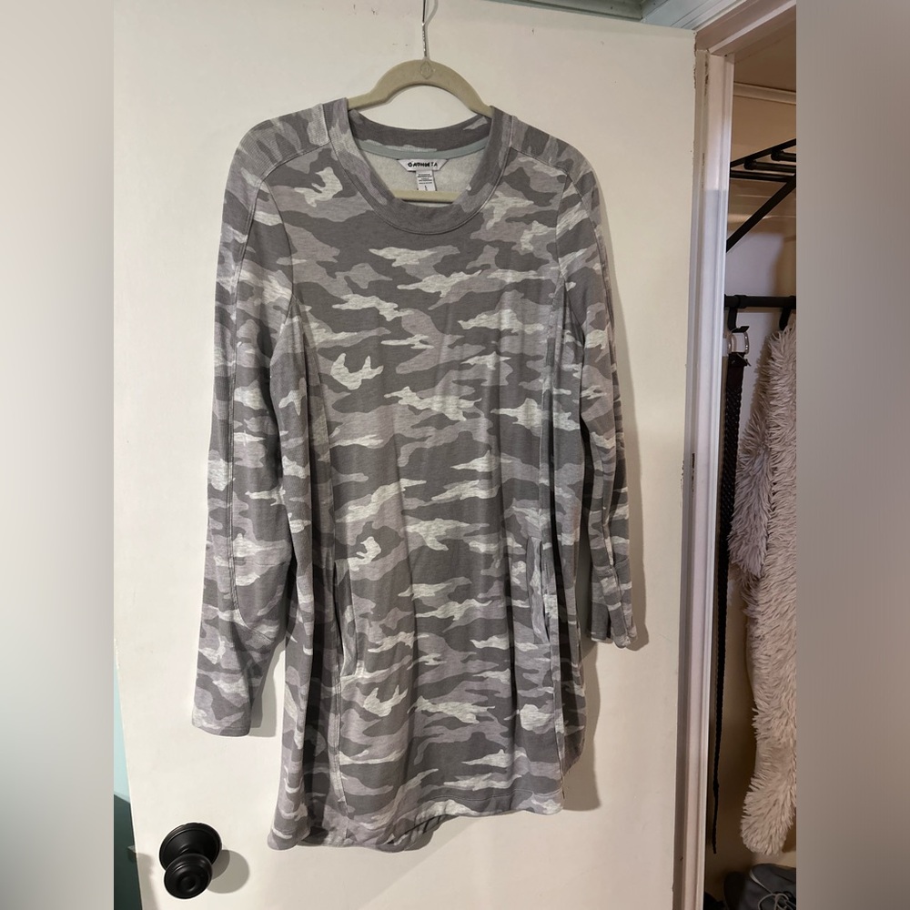 Athleta sweatshirt size L
